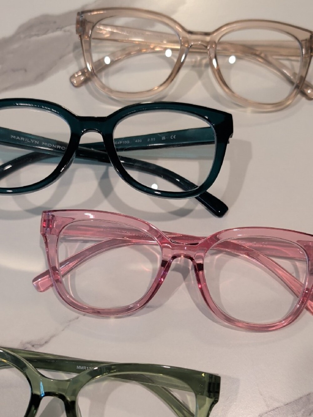 Marilyn Monroe 2.5 Readers Translucent Pink, Black, Olive & Champagne Cat-Eye - Picture 3 of 5